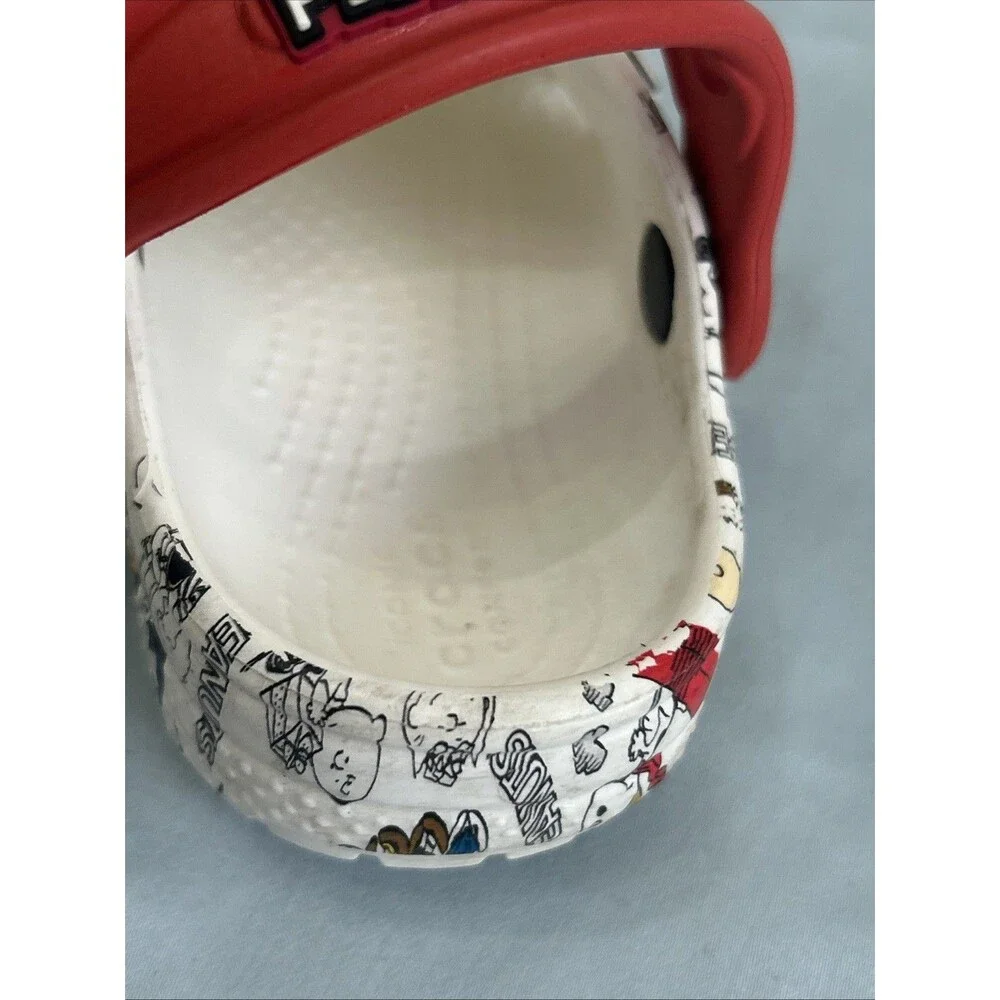 Peanuts Snoopy Graphic Print Kids Classic Crocs W/ Jibbitz Charms Sz US 8